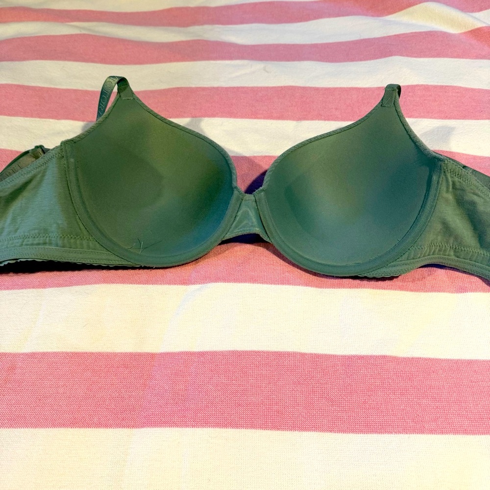 Victoria’s Secret T-Shirt Bra & Matching Panties - Picture 4 of 16